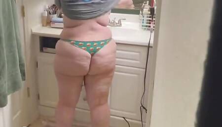 Son Finds Stepmom Home Alone Naked and Lonely She Can't Resist Your Cock Fuck Her in the Bathroom V105