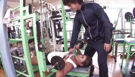 SLUT GETS FUCKED TO A CUMSHOT AFTER GETTING BODY PAINT ON