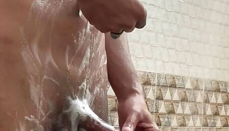 Masturbating with shampoo Masturbating with shampoo