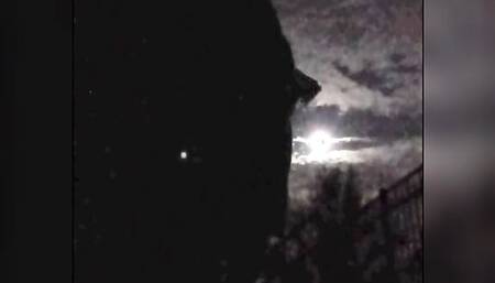 Jerking off with the moon