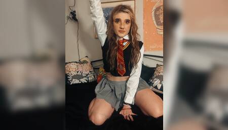 Hermione Granger rubs her clit, fucks her magic wand, shakes some ass, rides and fucks her dildo before sucking it