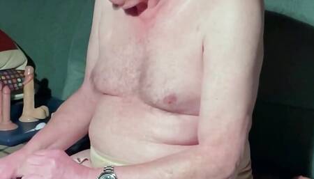 Jerking off in lingerie B6