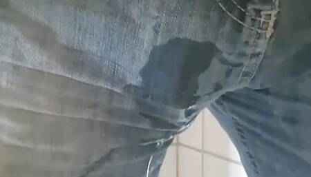 Piss in shorts