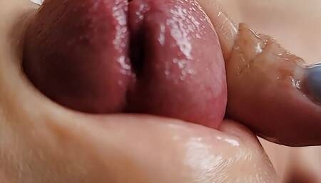 Girlfriend gives me an incredible slow teasing handjob with her magic hands