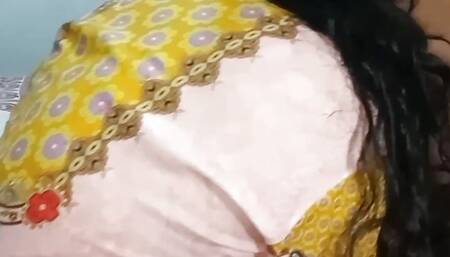 Rahul ne Niko ko uski stepmom ka he Mms video send kar diya or Niko ne bhe apne stepmom ko choda,Rahul and Niko part 2, desi stepmom