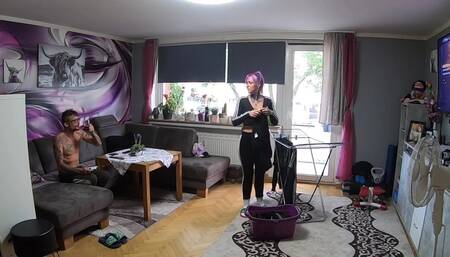 Gamer VS Woman // Dispute ends in Hard Things