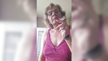 Smoking two cigarettes at once