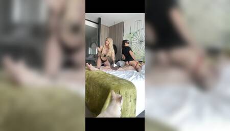 Ik en mijn lesbische vriendin binden onze slaaf vast met handboeien slaan hem met de zweep vernederen hem we gaan op zijn hoofd zitten en knallen zijn ballen af en nog veel meer....