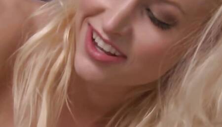 Avy Scott gets a fingering to cum on her twat