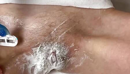 Mistress Mary doing an intimate haircut!