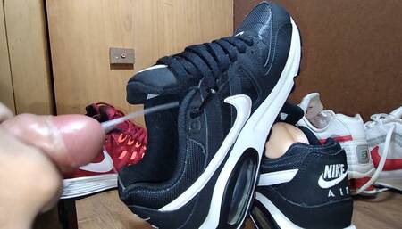 Nike Air Max Command Big Cum load