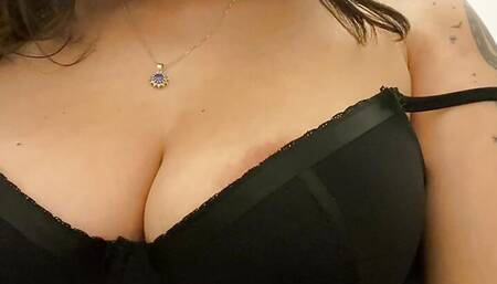 Petite latin curvy - titsjobs with anal plug rabbit