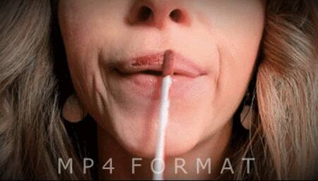 Bronze Lips Smelling (HD) MP4