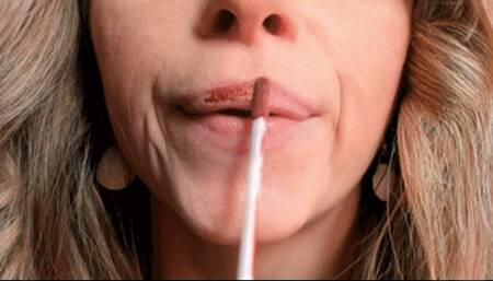 Bronze Lips Smelling (HD) WMV