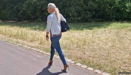 stolen Shoe in the Britzer Garten Berlin HD mp4 1920x1080