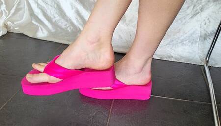 Fuchsia Platform Pink Flip Flops (mkv)