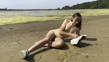 Reading: Working Hard (HD)