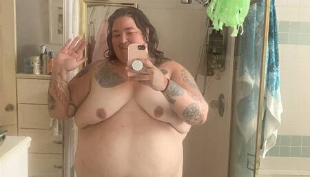 Ssbbw in a tiny shower ???? the daily task of cleaning my body and smelling divine