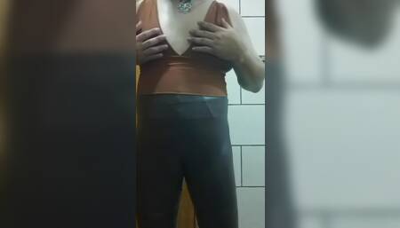 Brown sissy