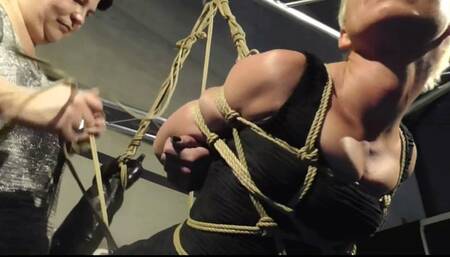 Lena King - Munich Suspension Challenge in Public - Full Clip mp4 HD