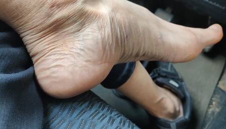 Sweaty feet to adore and bow down before them!