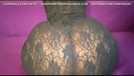 A bunch of long juicy farts