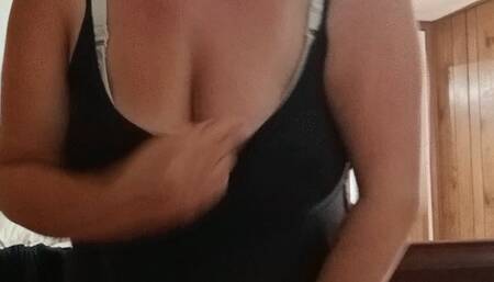 Kristy farts long and loud making the bed