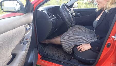 Jerk off while I am revving!