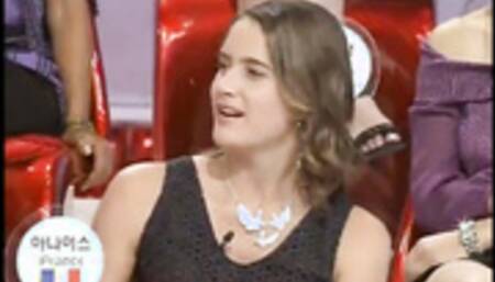 Anais Julienne French Girl "I Moved 5times Every 6Months In South Korea. He had to move from Korea University to Sadang by subway. At that time, I had no money, so I had no choice but to use the subway because there was no taxi fare. South Koreans don't c