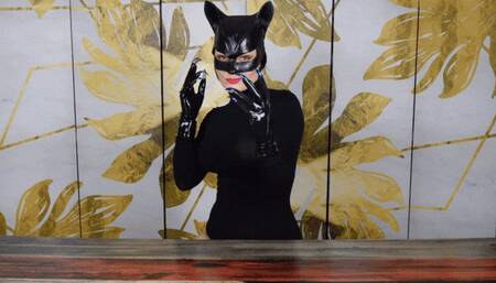 NoirPlaisir - Catwoman in latex gloves, hard scratching, meowing, hissing - 2023 4k UHD