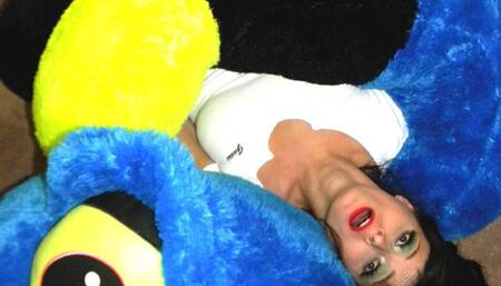 Of Unknown Origin 19: Party Crusher! (starring Lil Mizz Unique) (MP4)