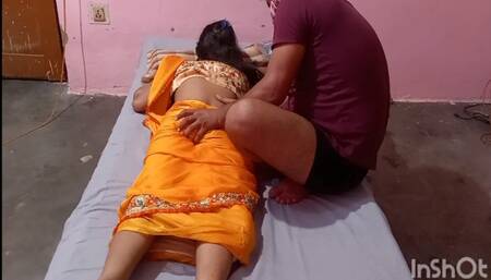Sagi mummy ko malis karne ke bahane chudai ki