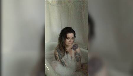 Amateur Big Busty Bubble Bath