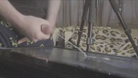 Slow-motion cumshot #26! Thick ropes of cream blasting!
