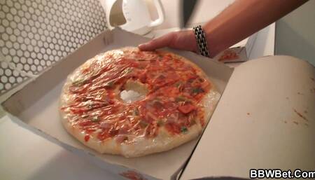 Tricky guy seduces fat delivery girl