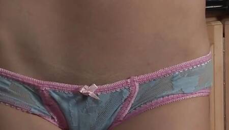 Hot Babe Karlie Montana Orgasms And Washes Her Meaty Pussy!