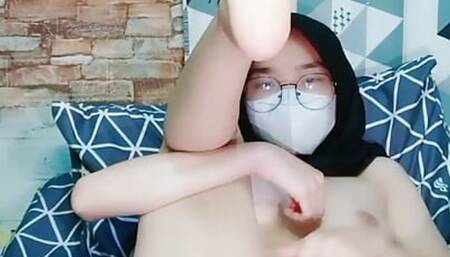 18yo indonesian teen masturbate