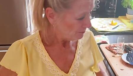 GILF PORNSTAR DANI D SHOWS YOU HER HOME!!