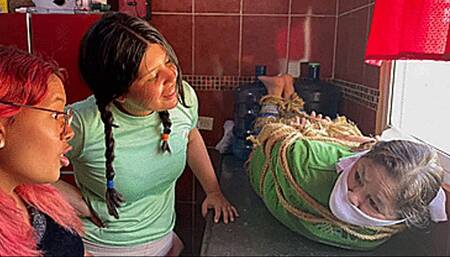 Nanny's Escape Challenge (wmv)