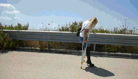 Long road home on crutches MP4(1920x1080)FHD