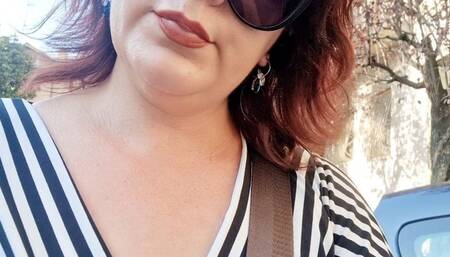 I walk down the street in the heat and fart like never before 720HD