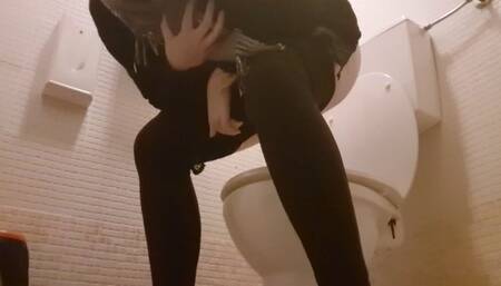 Compilation of piss and fart videos in public toilets 720HD
