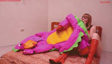 Alla inflates a rare big inflatable dragon with her mouth!!!