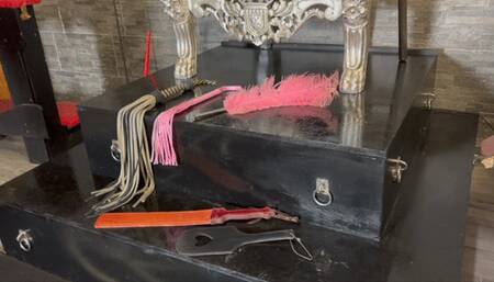 MISTRESS LILY DUPONT : TICKLING ON THE SANT'ANDREA CROSS