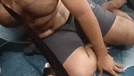 Köpe?im ayaklar?m? temizledi