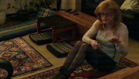 Sissy Michelle in Bondage and spanking herself