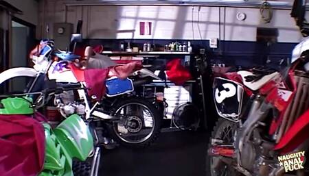 Biker chick gets her ride fixed for free by giving blowjobs to both repair guys