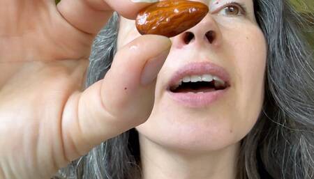 Chewing almond mpg