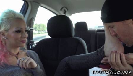 Krissy in Public Foot Worship SD MP4