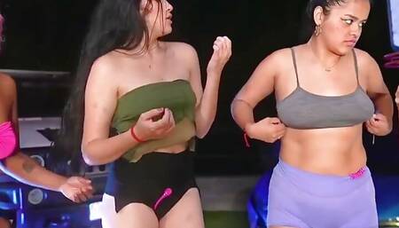 Brunette Likes to Be Masturbated